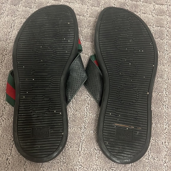 Gucci. Slipper. Size 8 ( Men) . Barely used a few times. Excellent condition. - Picture 3 of 4